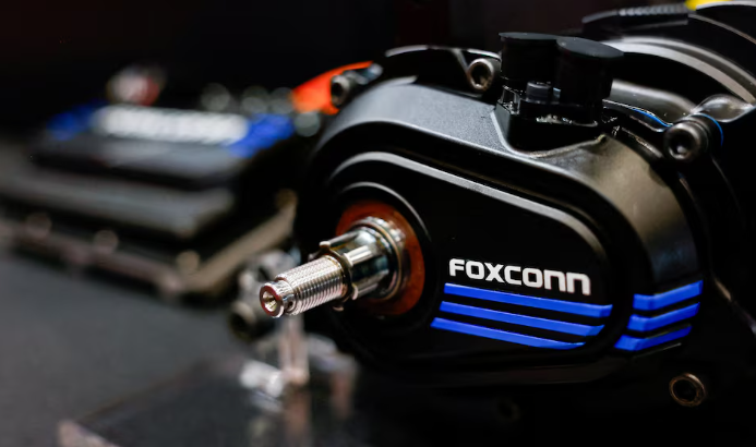 富士康計劃年投30億美元發(fā)展人工智能，預計電動汽車市場將整合